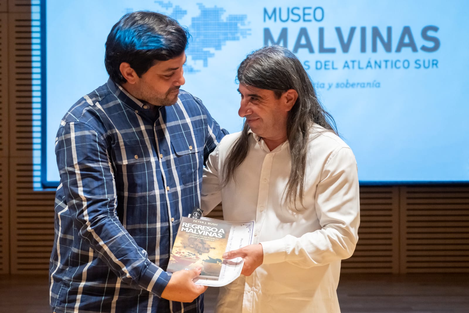 Escritor Varelense premiado en 2024 por su poema sobre Malvinas “Ellas en las Islas”
