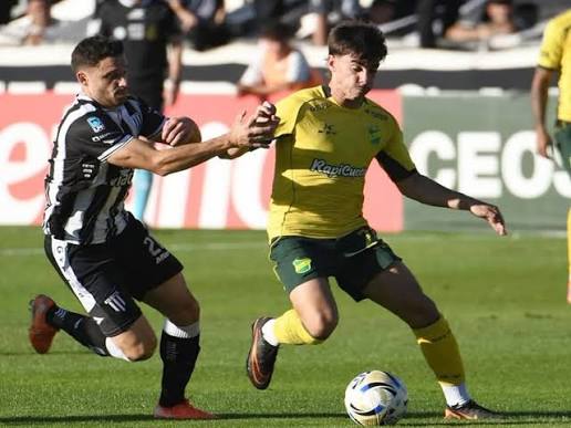 Defensa y Justicia recibe a Gimnasia de Mendoza en el Norberto "Tito" Tomaghello