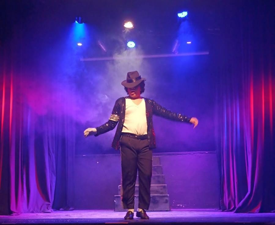 Joaco Jackson: artista que con tan sólo 12 años rinde tributo a Michael Jackson. 